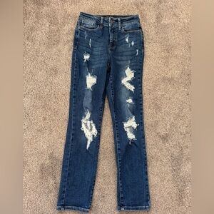 Judy Blue boyfriend fit size 1/25. Distressed
